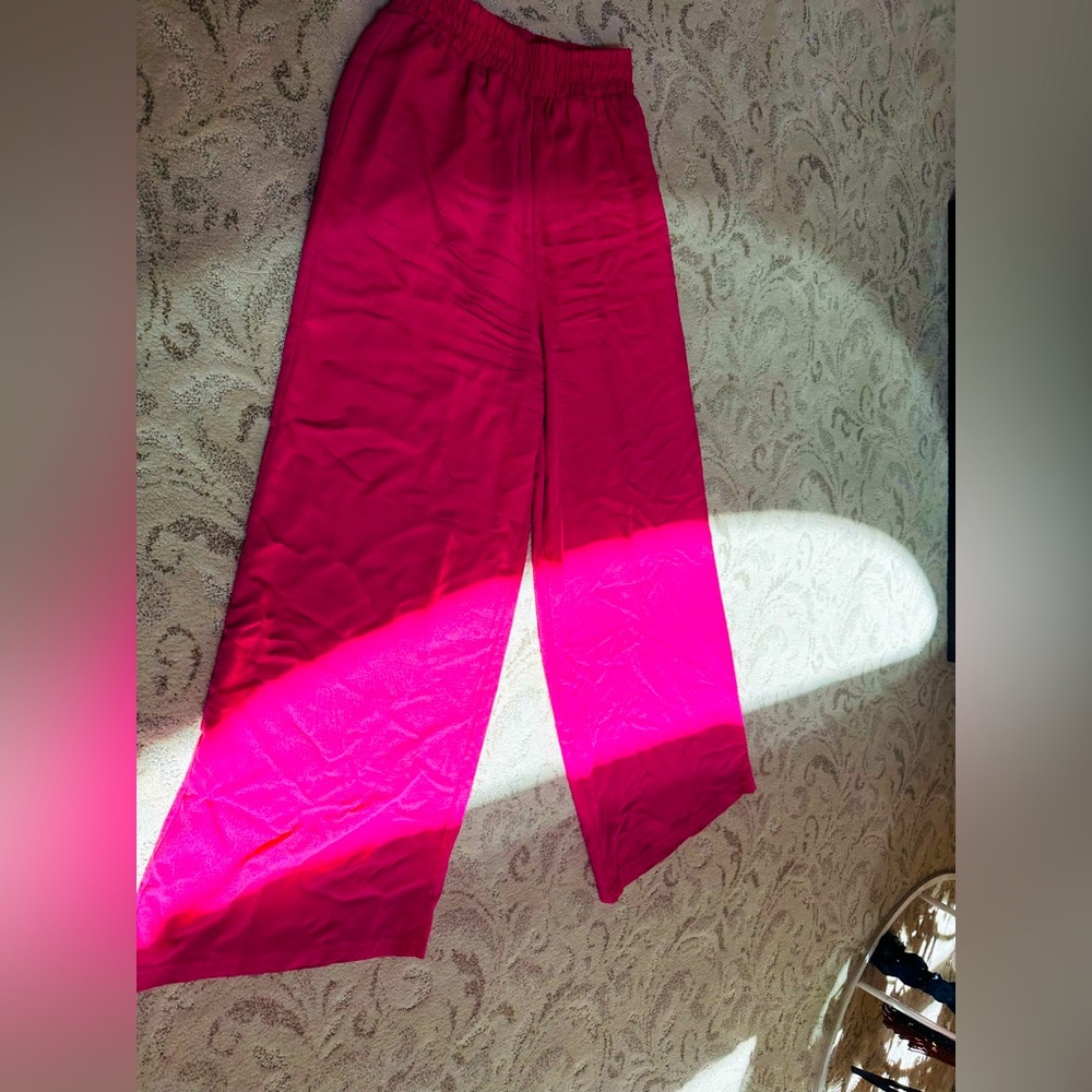 Beautiful summer petite pants ! 100 % cotton  with elastic waist band!
